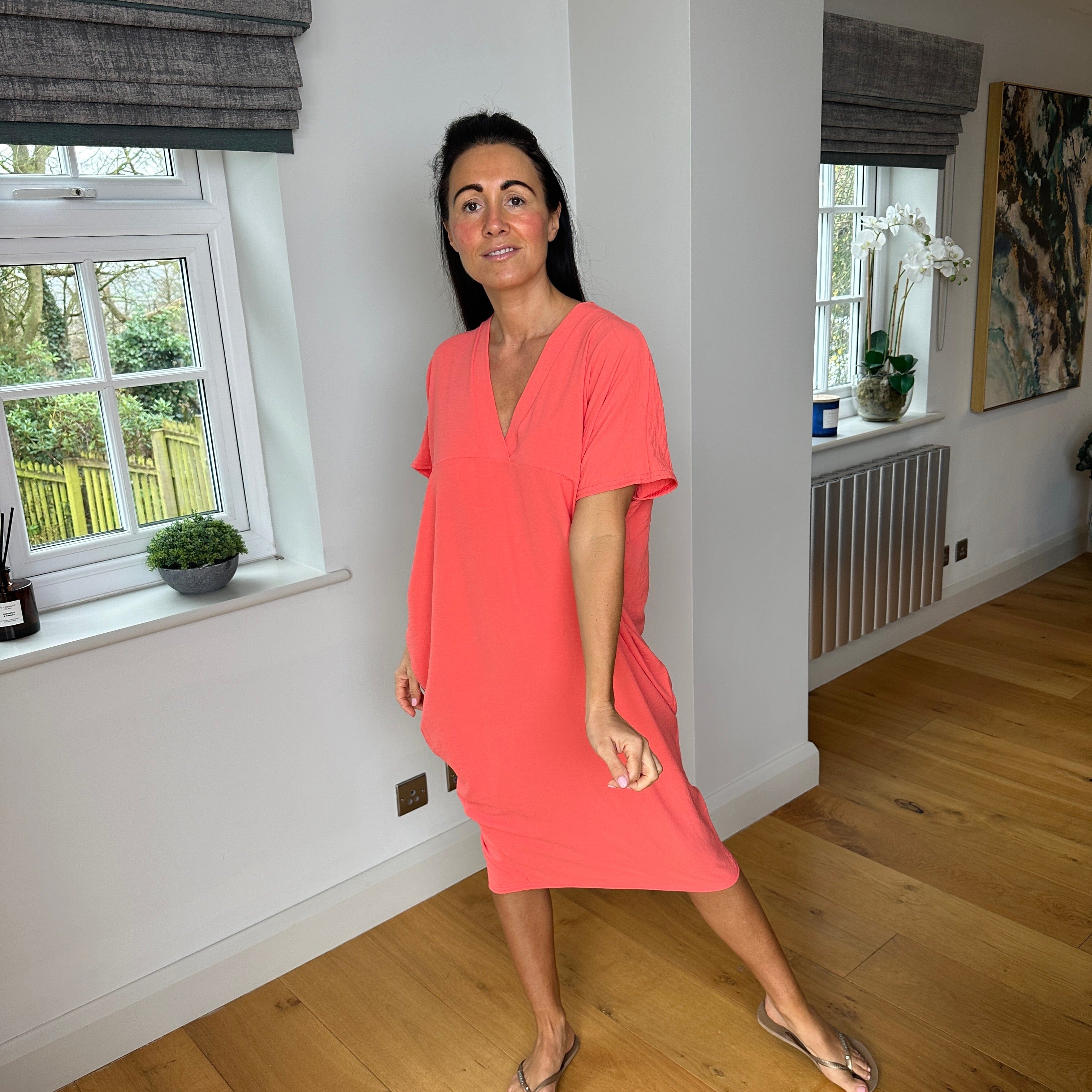 Coral Fien | Comfy Jurk met V-hals Mykozo