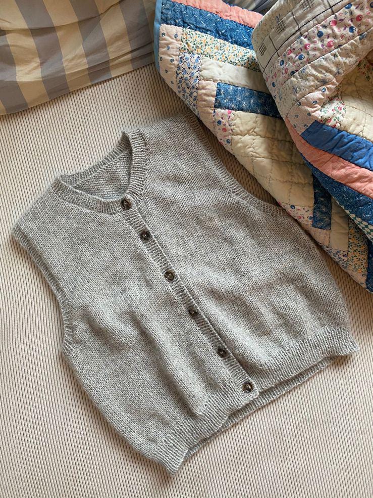 Sweater Ilseke | Elegante Leigrijs effen vest Mykozo